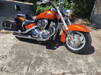 HONDA VTX 1800 R - 2