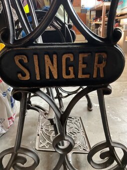 Starý sici stroj Singer - 2