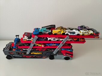 Hot wheels - kamion a auta - 2