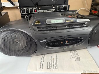 Sanyo MCD-Z71L Bombox - 2