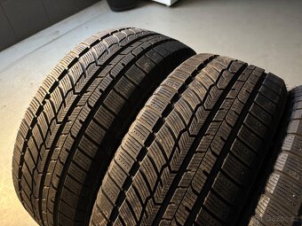 Zimní pneu Fortune 235/55R18 - 2