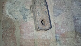 Pravá svislá vzpěra Zetor URI - 2