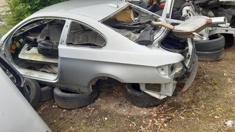 BMW E92 330XD r.v. 2007, díly z bouračky a doklady - 2