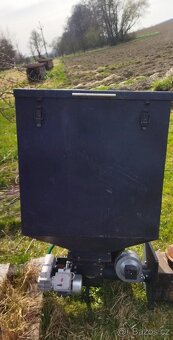 Prodám násypku s podavačem k automatickému kotli - 2