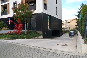 Pronájem garážového stání Praha 10 - Strašnice - 2