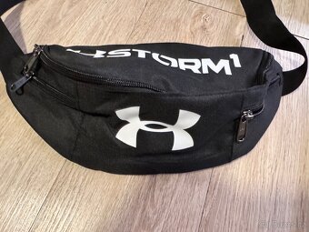 Ledvinka Under Armour - černá, přes rameno - 2