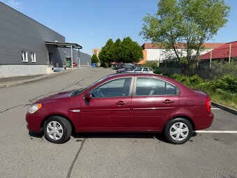 HYUNDAI ACCENT 1,4 16V 71kW - 1.maj - Klima - pouze 21000km - 2
