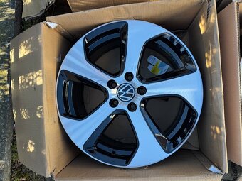 ORIGINÁL Alu Volkswagen AUSTIN R18, 5x112 - ZÁNOVNÍ - 2