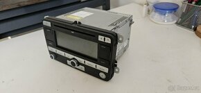 Prodám rádio Volkswagen 1K0035191D - 2