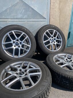 Oxxo 5x114.3 R17 215/65/17 - 2
