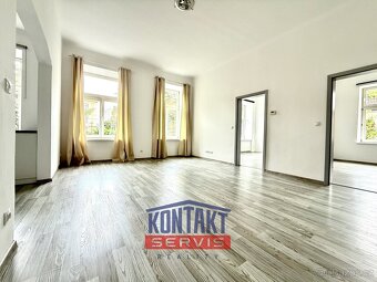 Pronájem prostorného a prosvětleného bytu 3+1 90 m2 v centru - 2