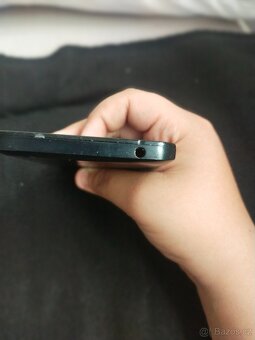 Prodám starší mobilní telefon huawei - 2