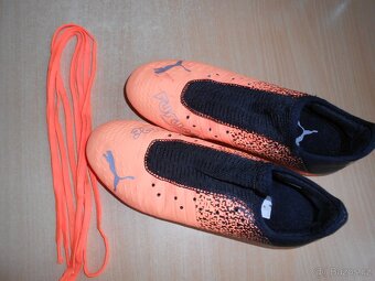 Kopačky UMBRO AURORA EU 40 + PUMA FUTURE EUR 37,5 - použité - 2