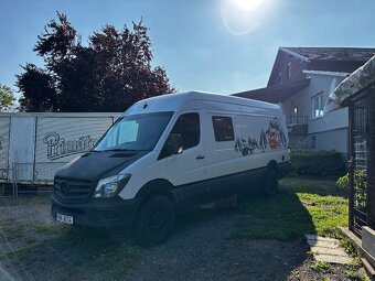 Obytná dodávka Mercedes-Benz Sprinter 319 CDI - 2