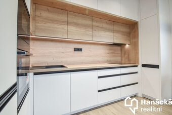 Pronájem podkrovního bytu 2+kk, ul. Rejskova, Olomouc - 2