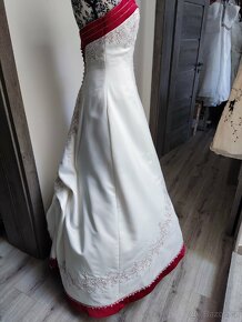 Značkové svatební šaty vel. 38 - 2