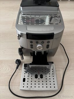 Automatický kávovar De'Longhi Magnifica S Smart stříbrný - 2