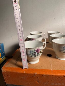 Sada retro šálků s podšálky – Květinový dekor a zlacení - 2