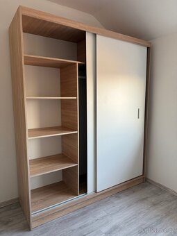 Šatní skříň - 2