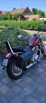 Suzuki Intruder VS800 - 2