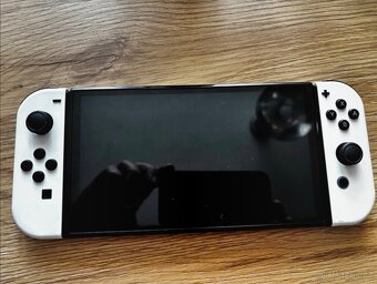 Prodám Nintendo Switch Oled - 2
