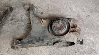 Tatra 613 rameno L - 2