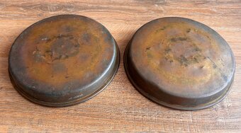 2 ks kovových misek na váhu. - 2