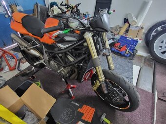 MV Agusta Brutale 989R - 2