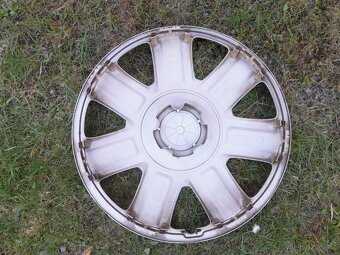 Poklice Ford r16 1ks - 2