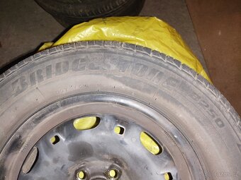 Nabízím 4 Letní pneumatiky Bridgestone a Plechové disky - 2
