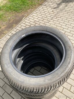 Celoroční pneu 235/50 R19 - 2