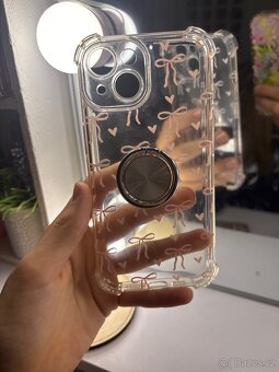 Průhledné kryty na iPhone 15 - 2