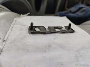 Skoda 130, 125 ; emblem 130 + lista pr.blatniku; emblem 125L - 2