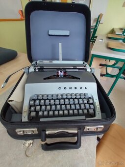 Psací stroj Consul - 2
