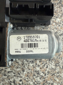 VW Touran motor stahovaci oken pr.str c.d 1T0959701400M - 2