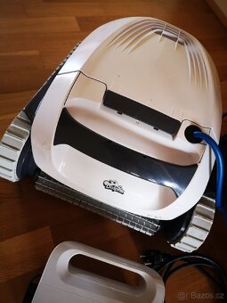 Automatický bazénový vysavač Dolphin E10 - 2