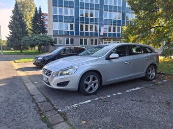 VOLVO V60 D3 - 5-válec 120kw - 2