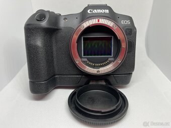 Canon R8 - shutter count 21XX - 2