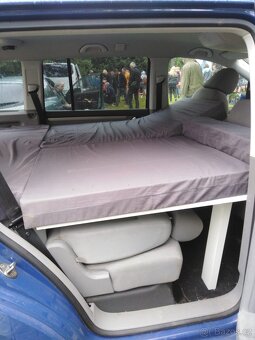 Spací vestavba VW Touran - 2