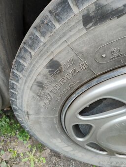 Pneumatiky 245/70/17,5 - 2