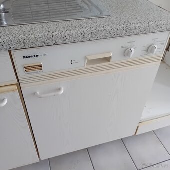 Kuchyňská linka se spotřebiči - 2