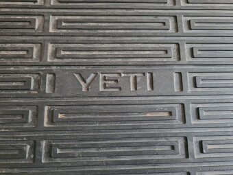 Gumový koberec - originál Škoda Yeti - 2