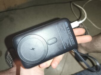 Swissten Power Bank s integrovanými kabely - 2