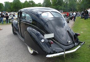 1937 Lincoln Zephyr V12 - 2