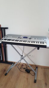 Yamaha PSR S550 - 2