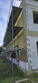 lešení na stavbu - 2