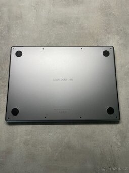 Apple MacBook Pro 14" 2023, M3 8GB/512GB Vesmírně šedý - 2