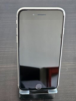 iPhone SE (2022) 64GB, stav A+, 12 měsíců záruka - 2