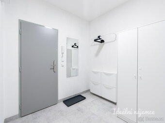 Pronájem bytu 2+kk, Za Černým mostem, Kyje, 22000 Kč/měs, 42 - 2