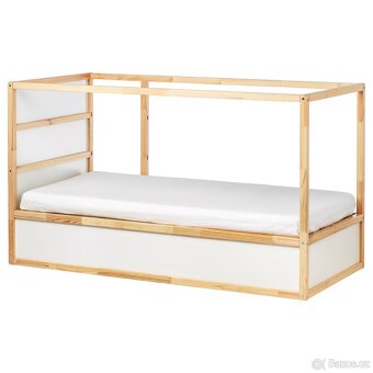 Palanda KURA IKEA z masivu bez matrace. - 2